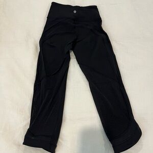 Lululemon mesh capri leggings